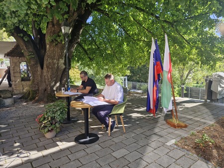 Podpis pogodbe parkirišče Hruševec 3